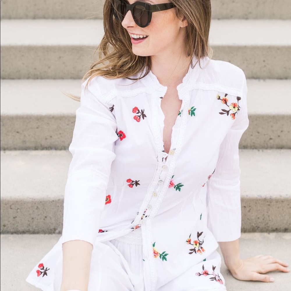 M Made in Italy white shirt Tropicana Fever embroidered floral top size …